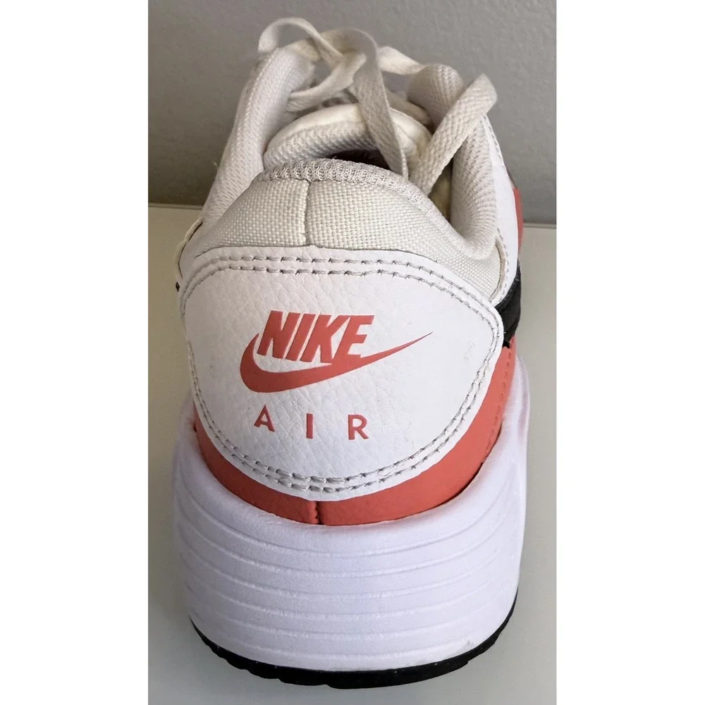 Nike step out